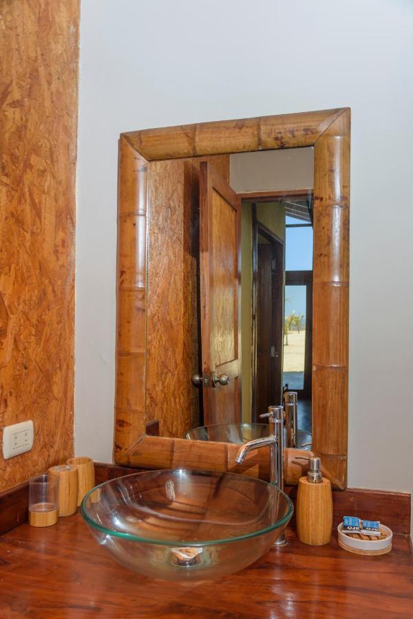 Wallac Bungalows Canoas De Punta Sal Ngoại thất bức ảnh